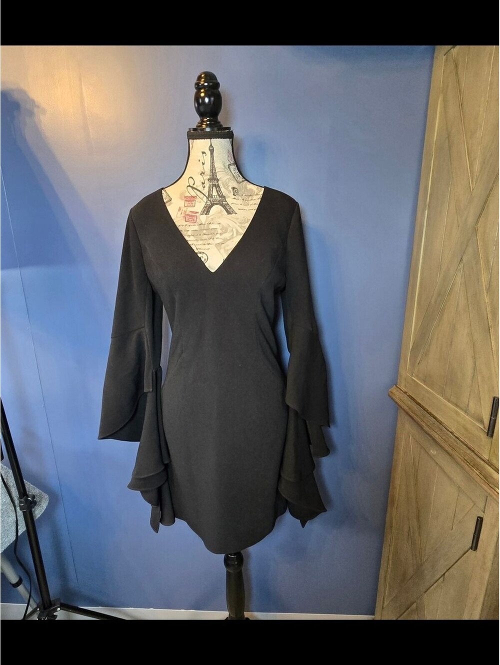 Halston Heritage Black Mini Dress Womens 4 Dramatic Bell Sleeve V Neck Cocktail